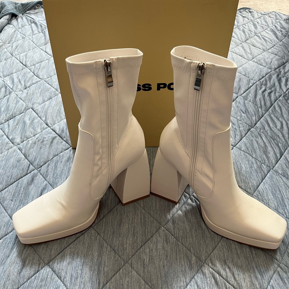 Boots Princess Polly platform Sz8